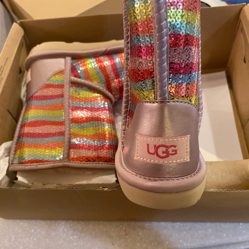 Girls size 13 ugg boots
